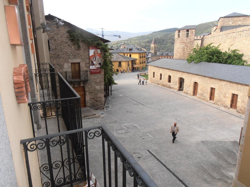 Hostal Virgen De La Encina Hotel Ponferrada Quarto foto