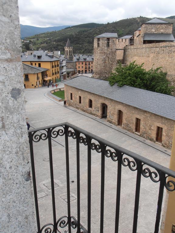 Hostal Virgen De La Encina Hotel Ponferrada Quarto foto